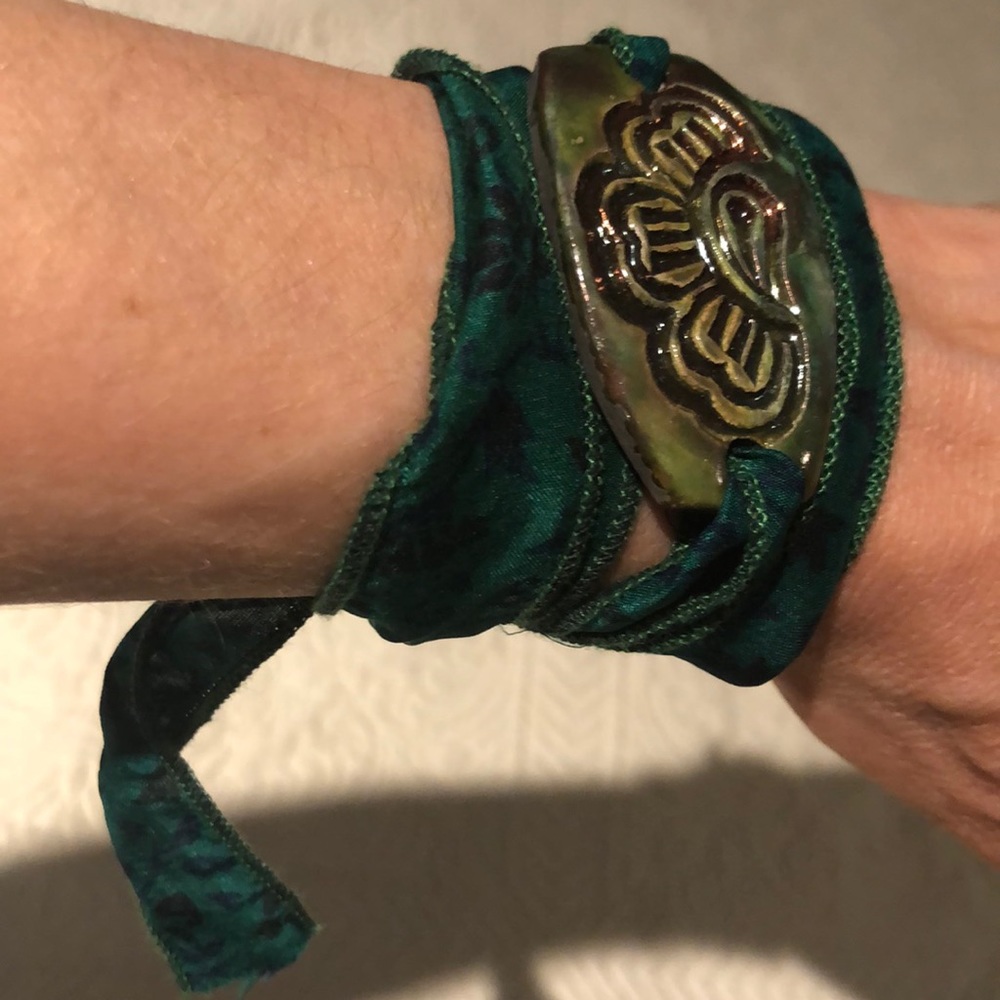 Brand new Wrist/Neck wrap